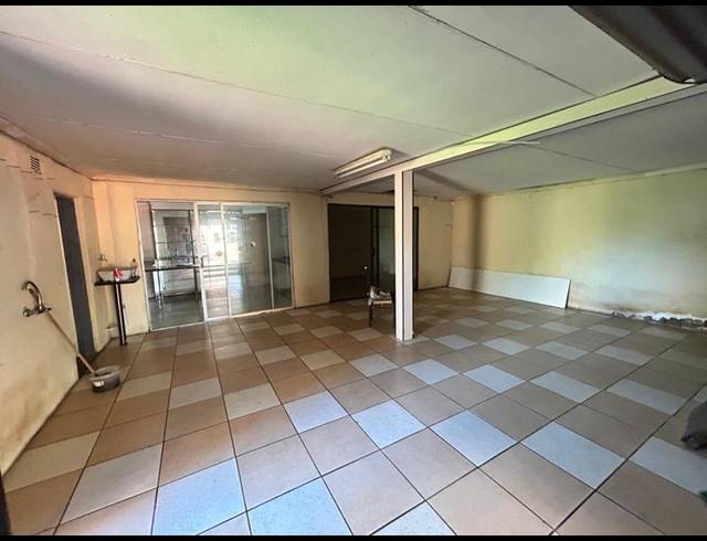 5 BEDROOM HOUSE FOR SALE IN NEW STATE AREA